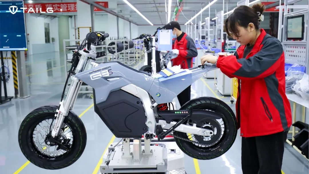 臺(tái)鈴長(zhǎng)續(xù)航電動(dòng)車(chē)