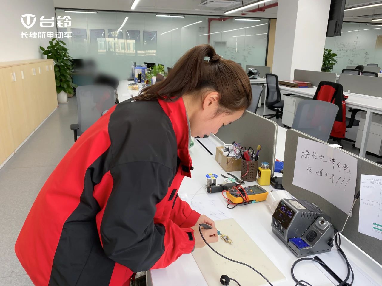 臺(tái)鈴長(zhǎng)續(xù)航電動(dòng)車